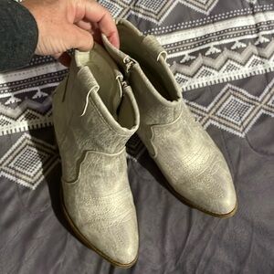 Dirty Laundry Cowgirl Boots, zipper, short, block heels.